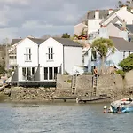 2 Beach Cottage